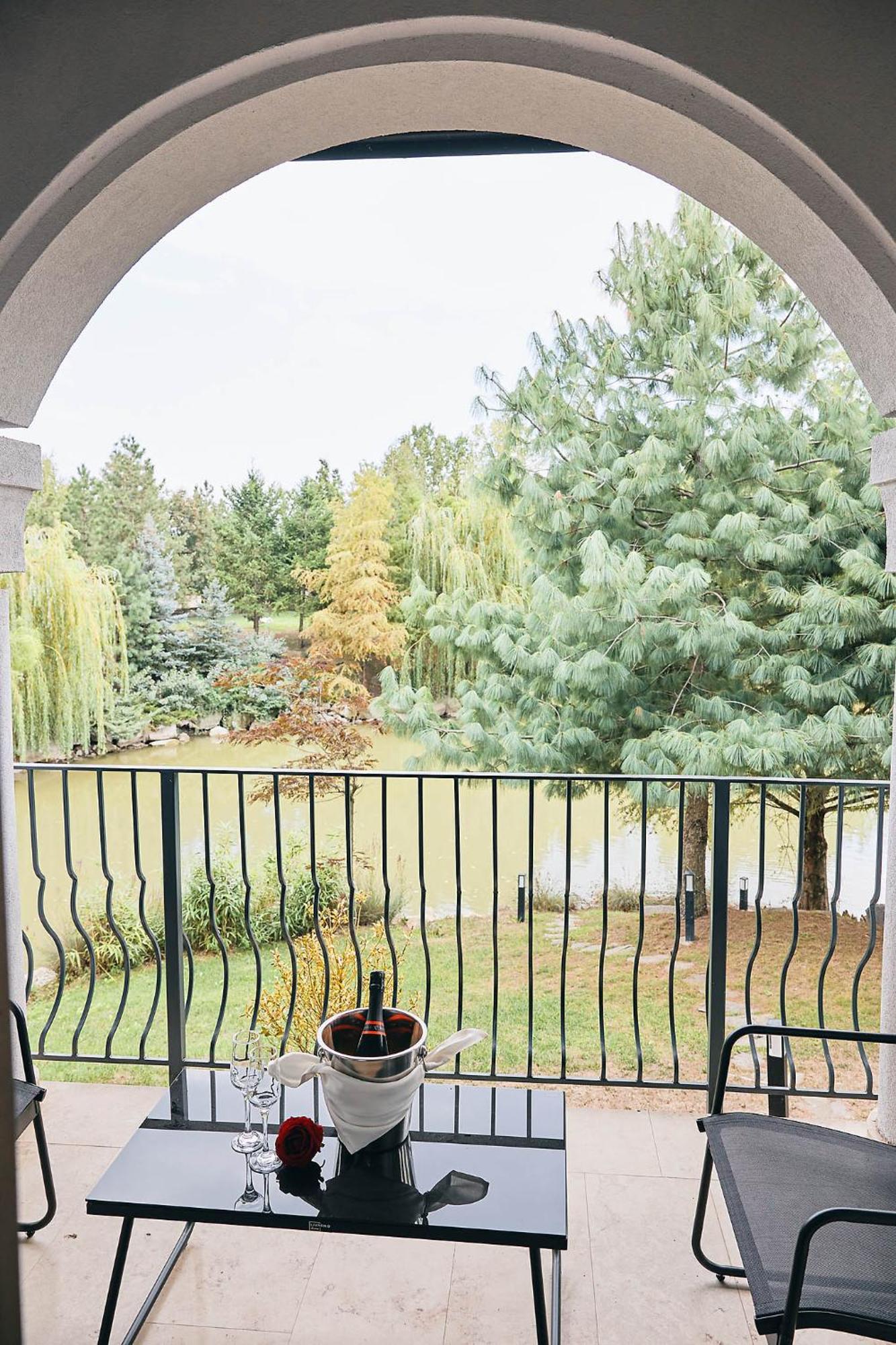 Lacul Verde Resort Ploeszti Zewnętrze zdjęcie